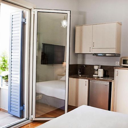 Lovely 1St Fl. Apt, With Balcony In Pagrati Athènes Extérieur photo