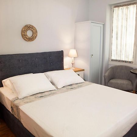 Lovely 1St Fl. Apt, With Balcony In Pagrati Athènes Extérieur photo
