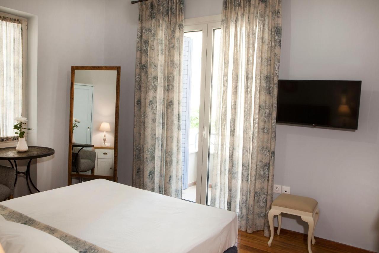 Lovely 1St Fl. Apt, With Balcony In Pagrati Athènes Extérieur photo
